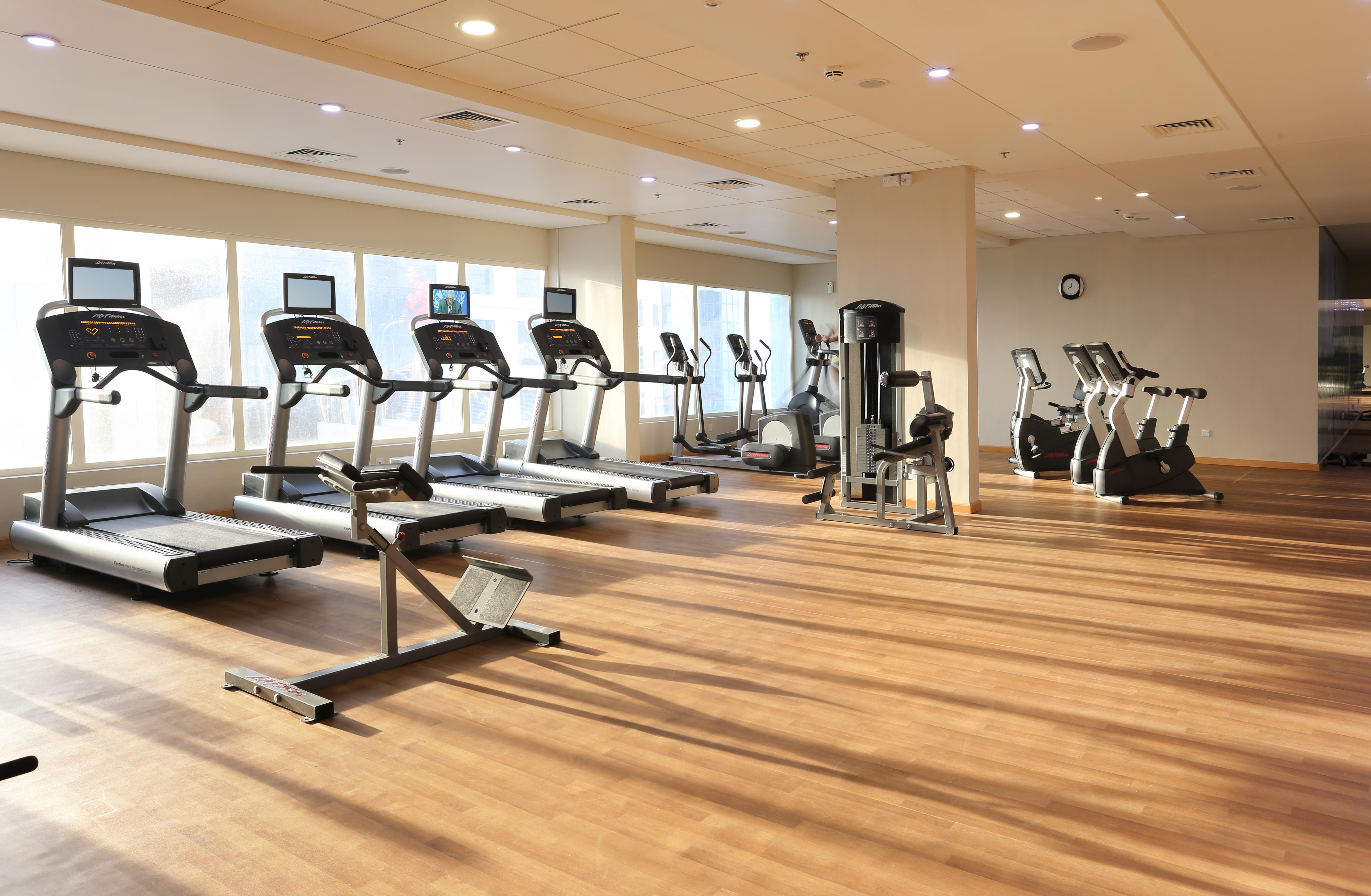 The Tower Plaza Hotel Dubái Exterior foto Fitness room