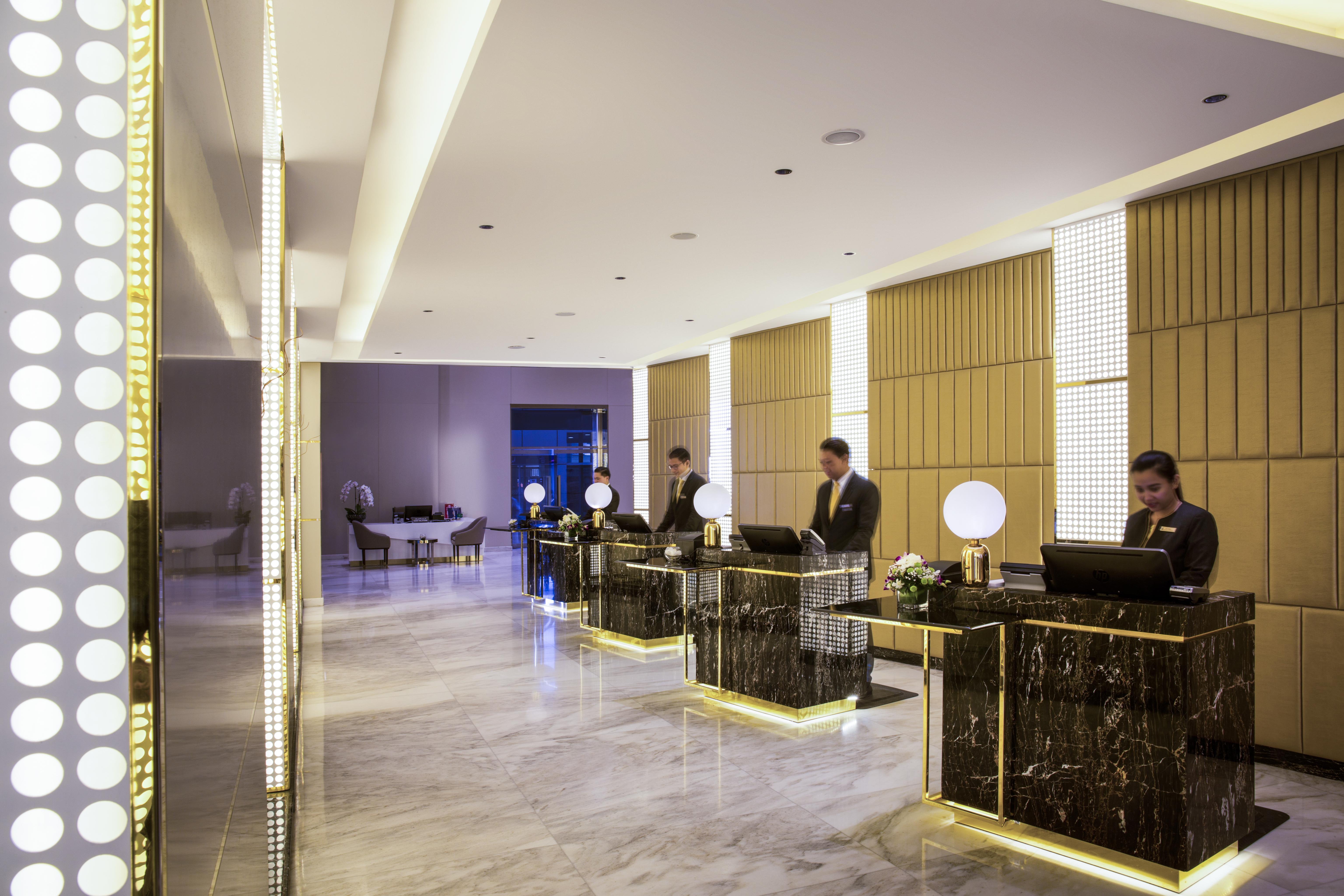 The Tower Plaza Hotel Dubái Exterior foto Reception area