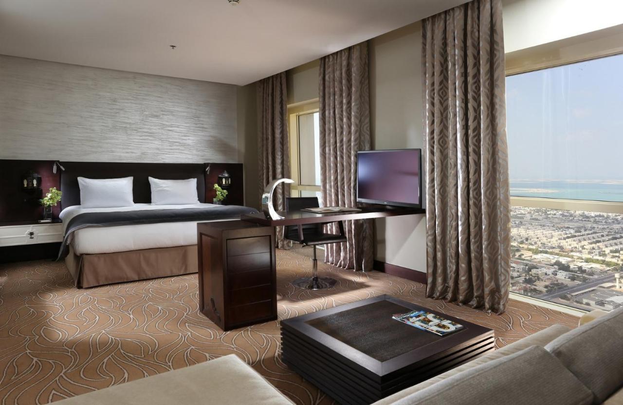 The Tower Plaza Hotel Dubái Exterior foto A room at Jumeirah Jumeirah