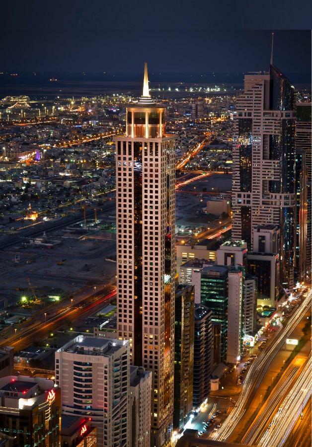 The Tower Plaza Hotel Dubái Exterior foto The Jumeirah Towers at Jumeirah Road