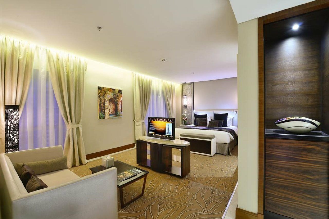 The Tower Plaza Hotel Dubái Exterior foto A room at the hotel